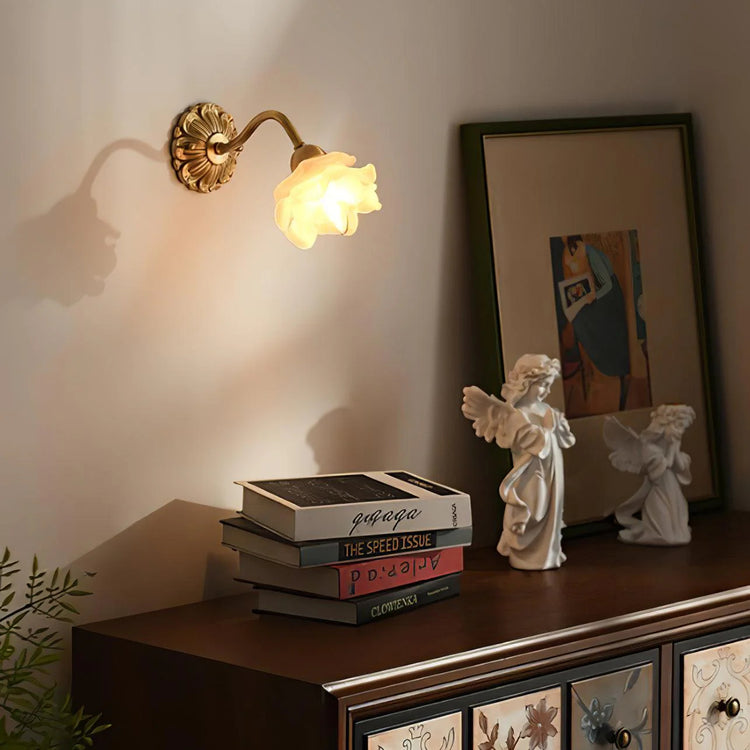 Retro stiliseret blomsterglas væglampe