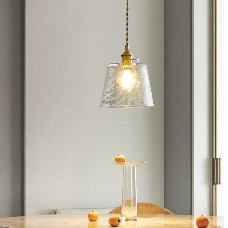 Minimalistische Glasbecher-Pendelleuchte
