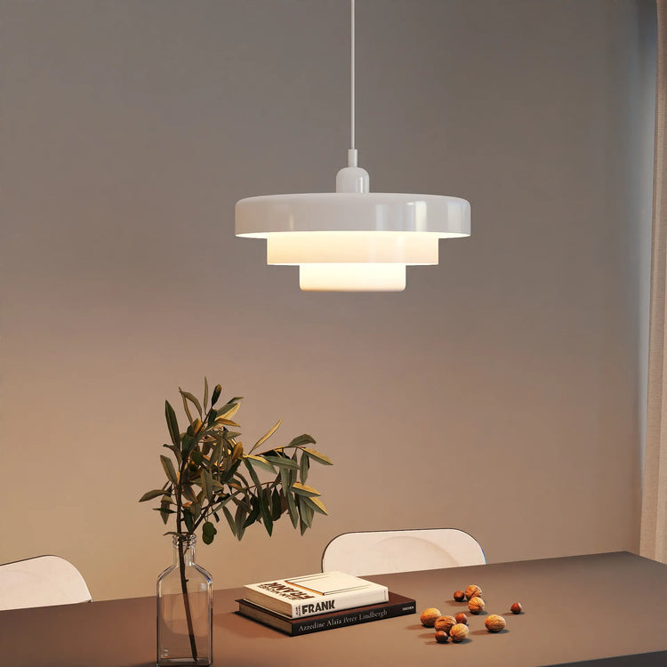 Middelalderlig retro pendel i tre niveauer