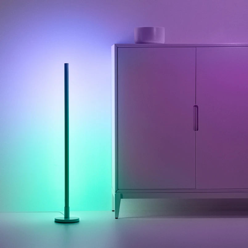 Lampadaire en plastique minimaliste et élégant