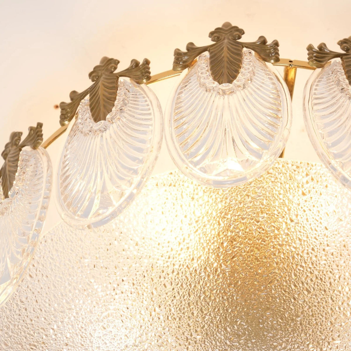 Indviklet runde glas lysekrone