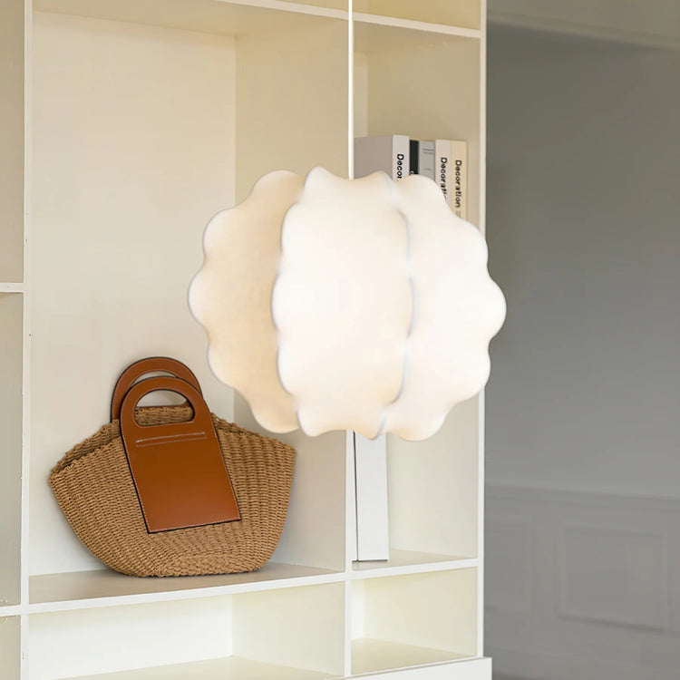 Stilfuld bølget silke pendellampe