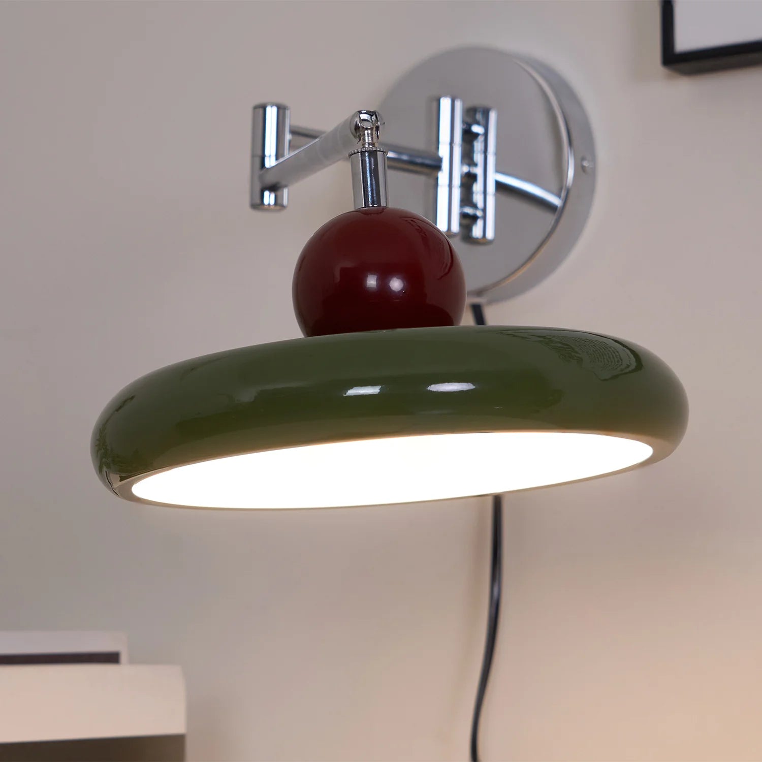 Lampada da parete portatile Lola