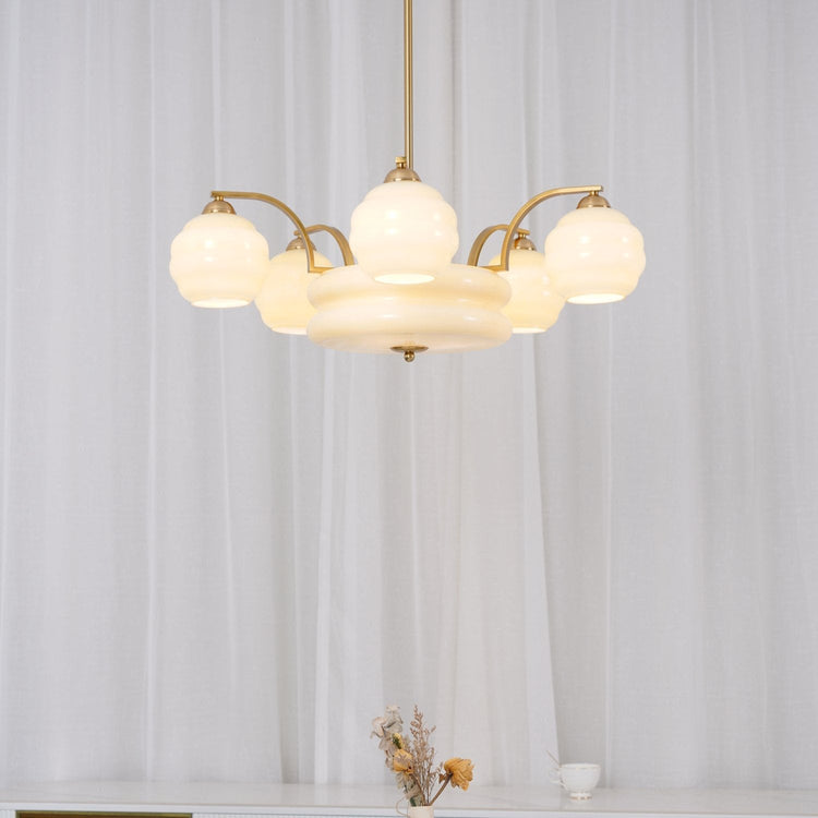 Retro opaline lysekrone med flere hoveder