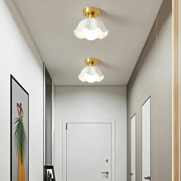 Minimalistisk hvidt kuppelloftlys