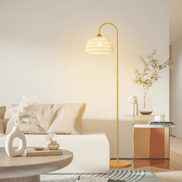 Lampada da terra curva in rattan