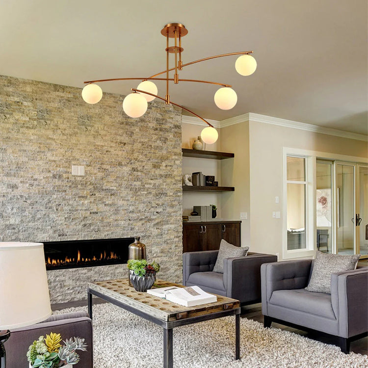 Stilfuld rund lysekrone i glas