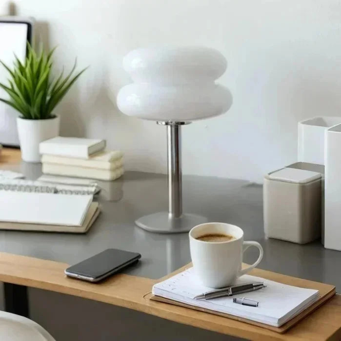 Chic glaskagebordlampe