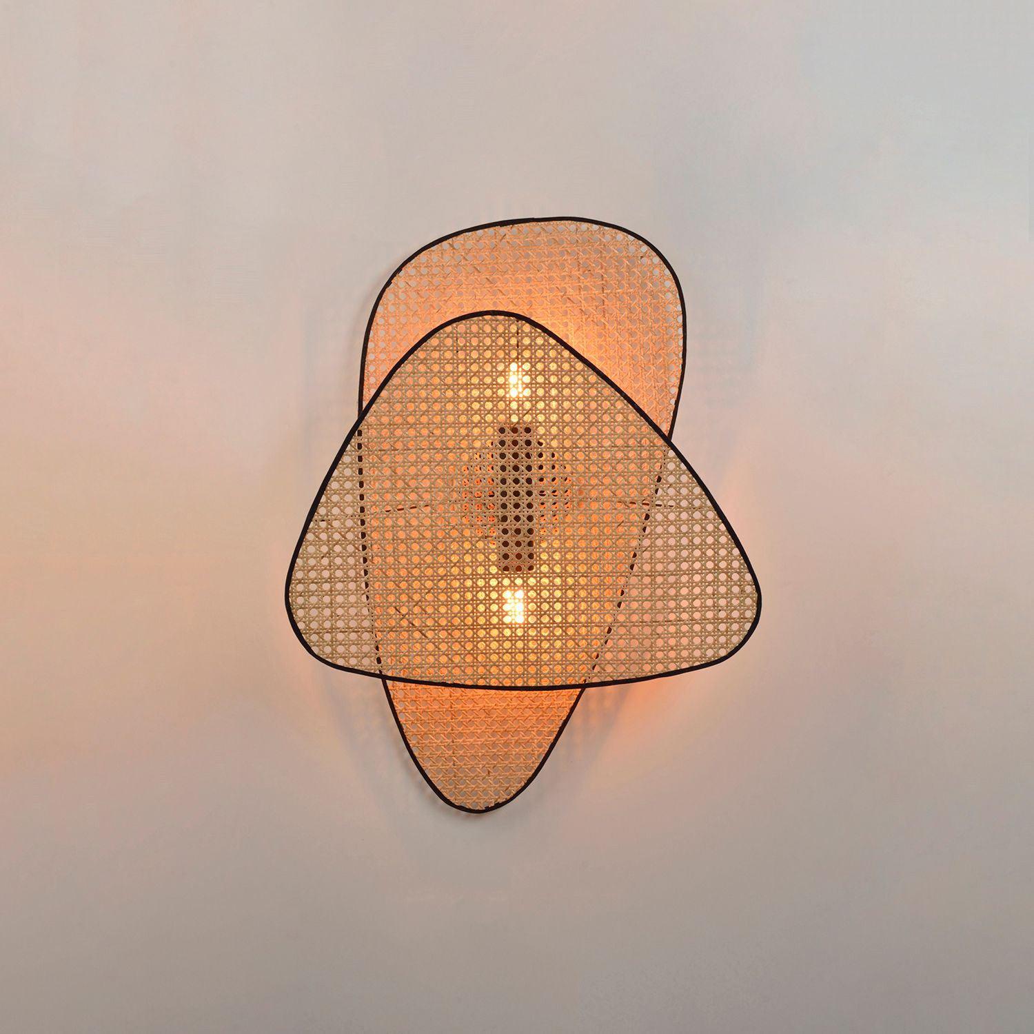 Lampada da parete in tessuto di canna