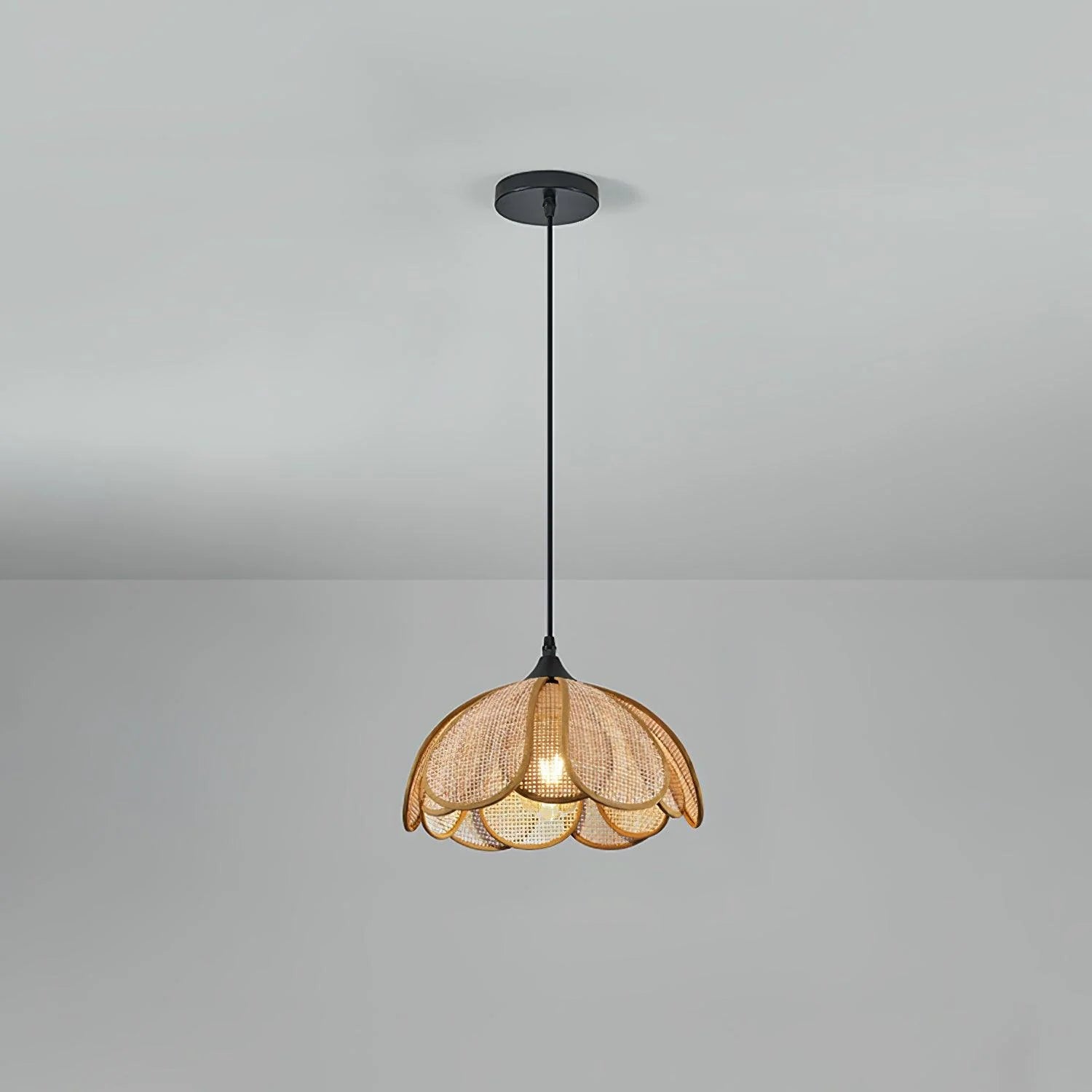 Lampada a sospensione in fiore di rattan