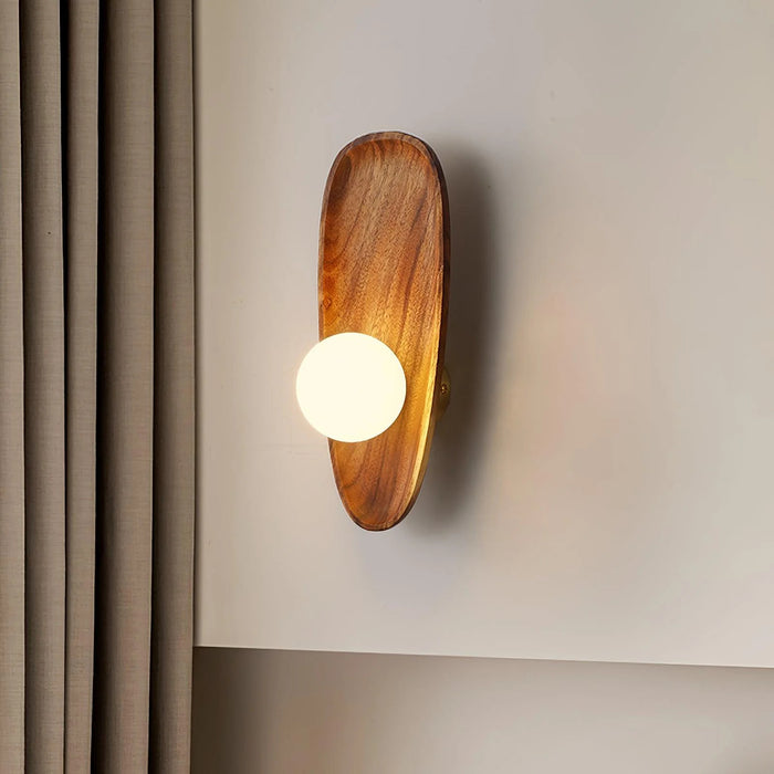 Solvi Wall Light