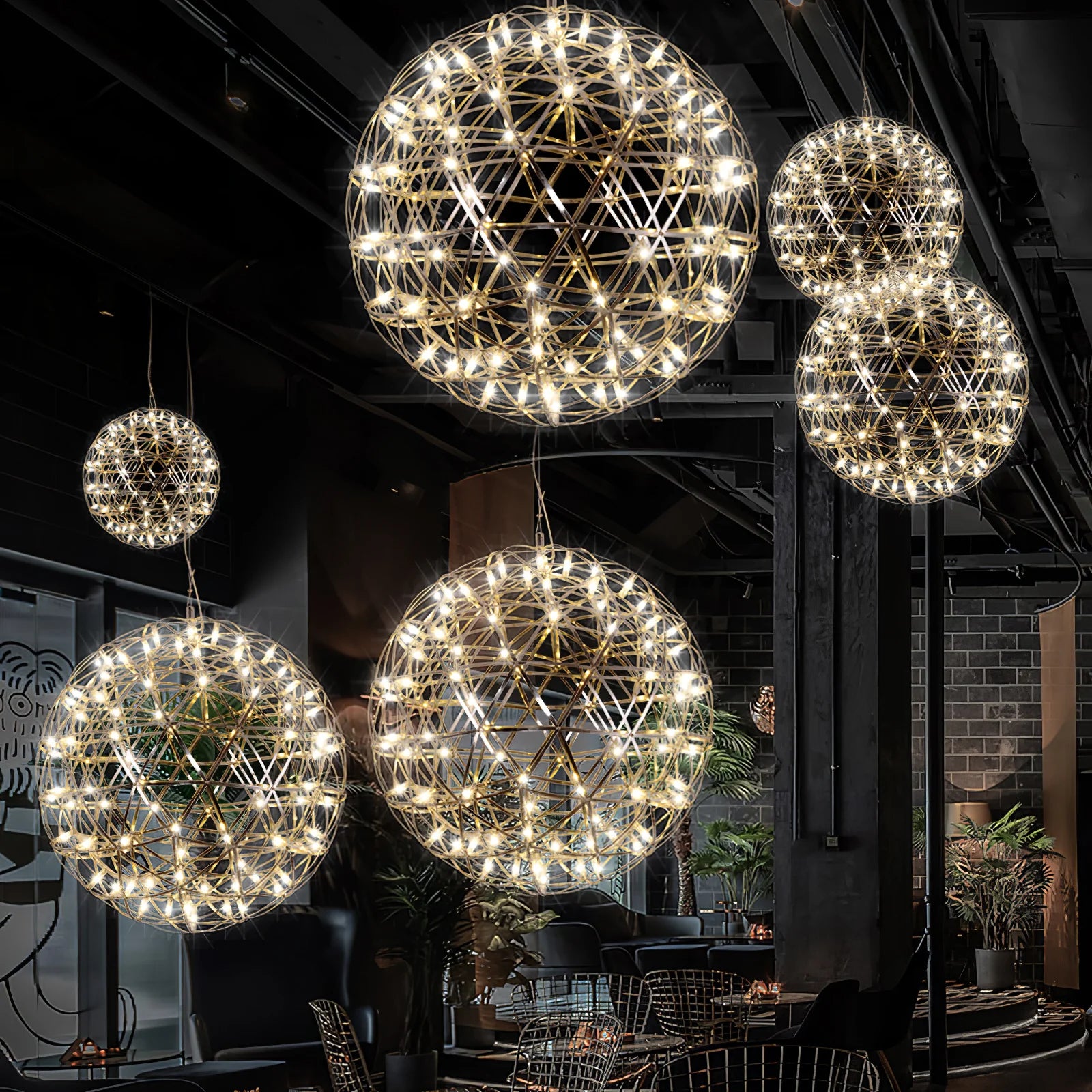 Lampada a sospensione a sfera in argento lucido