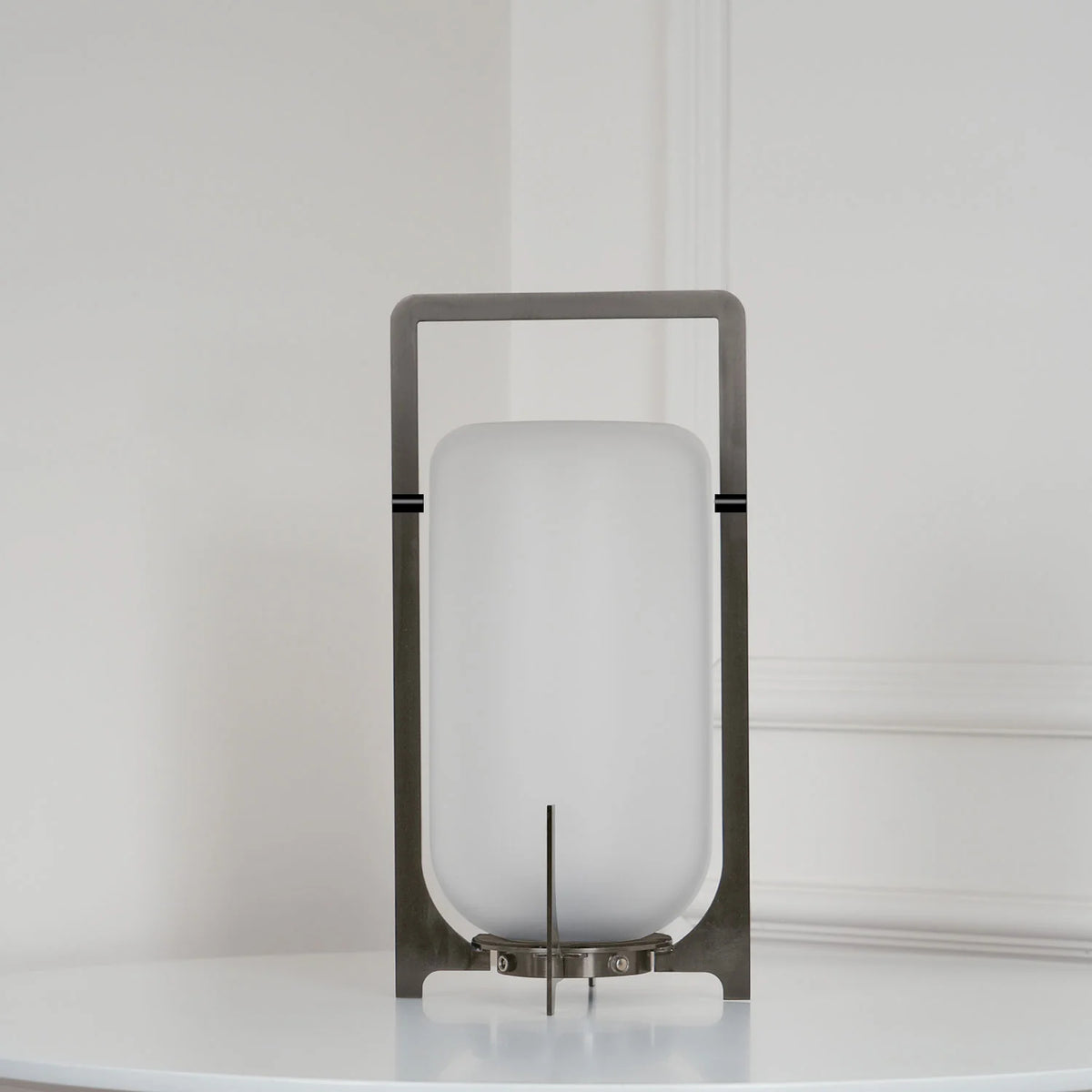 Lumière de table en braises crépusculaire