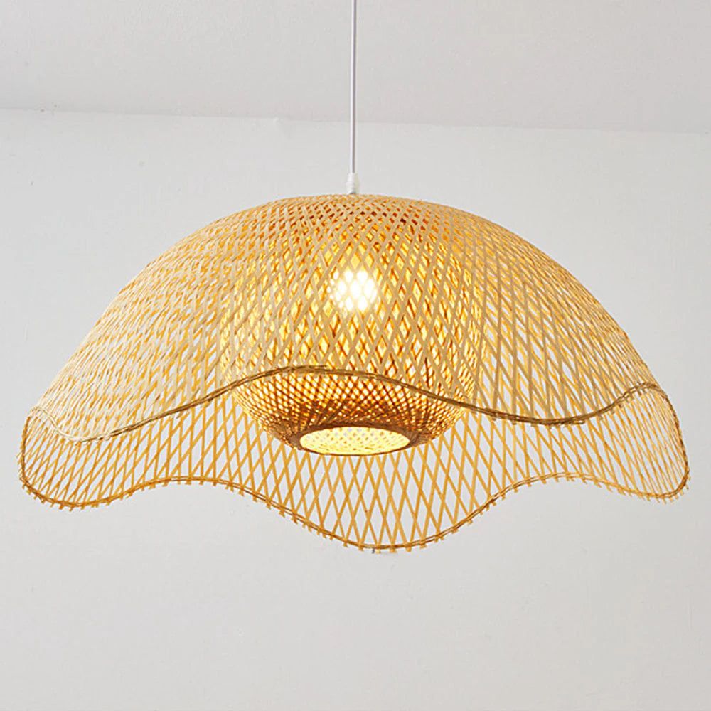 Lampada a sospensione in bambù intrecciato a mano