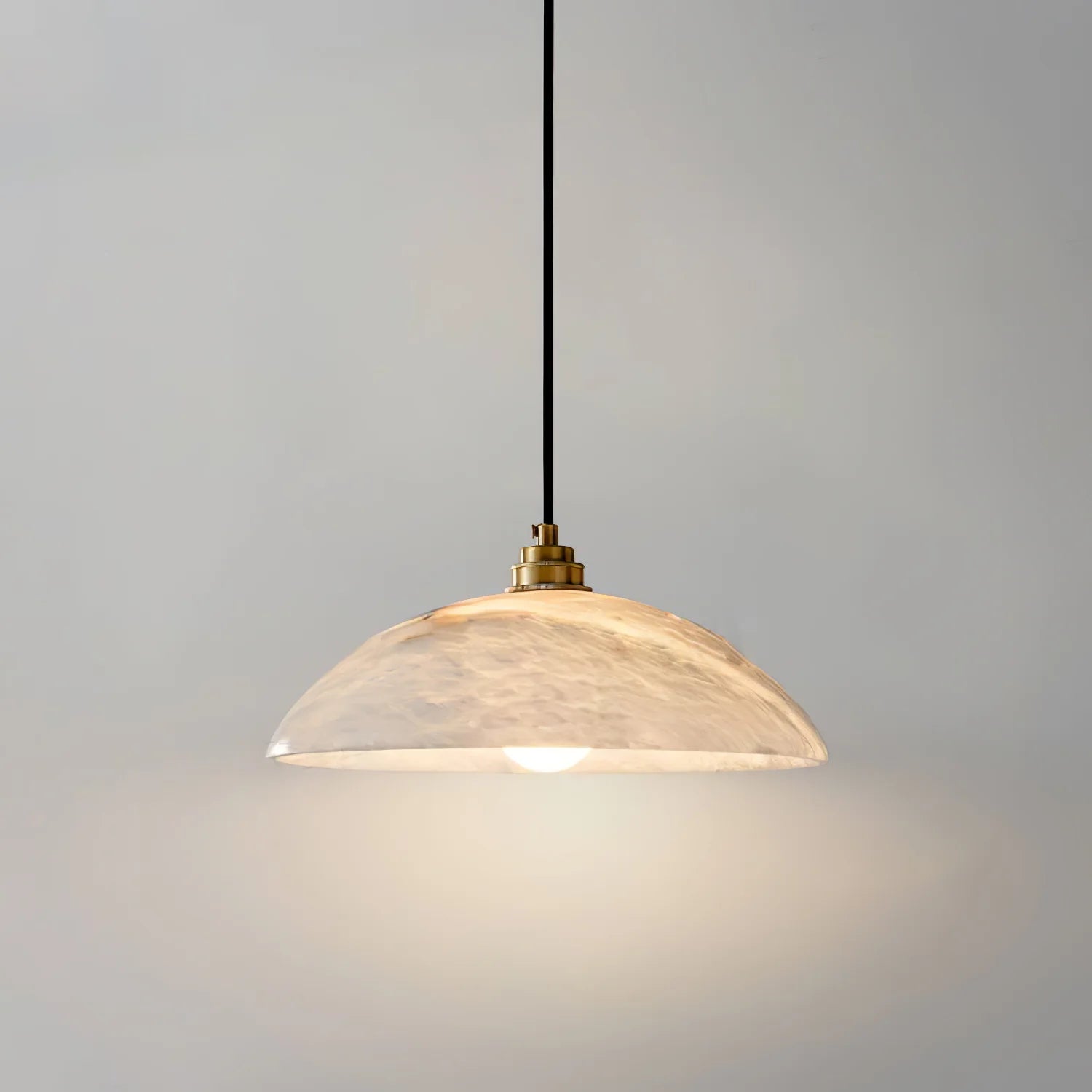 Moderne buet fad inspireret marmor pendellampe