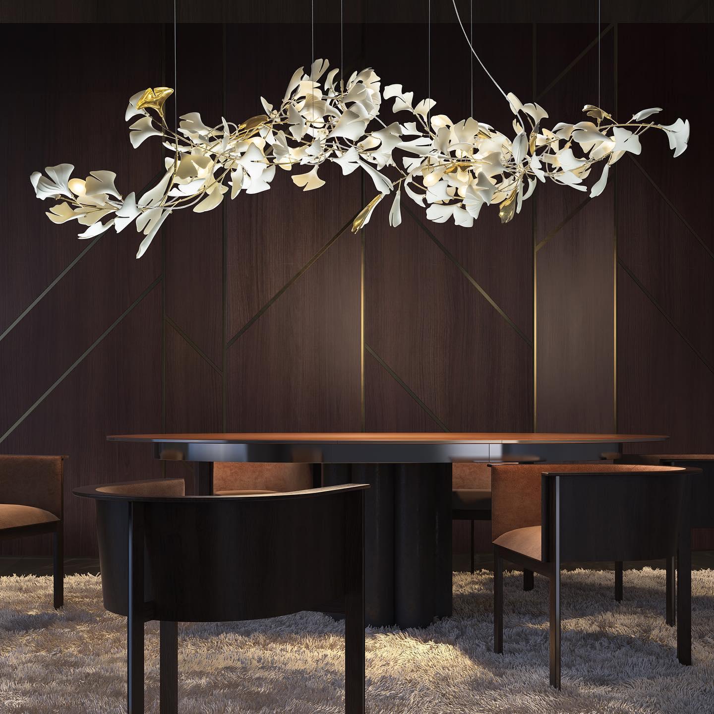 Lampadario con foglie dorate di ginkgo