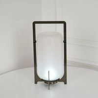 Lumière de table en braises crépusculaire