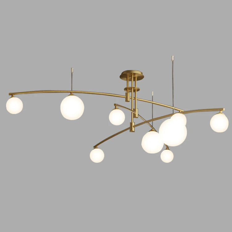 Stilfuld rund lysekrone i glas