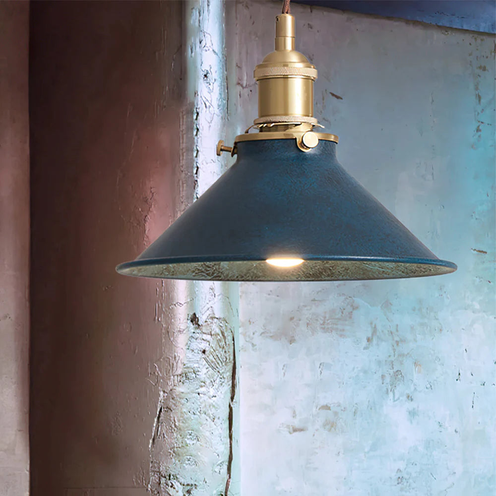 Lampada a sospensione classica in ottone a cono