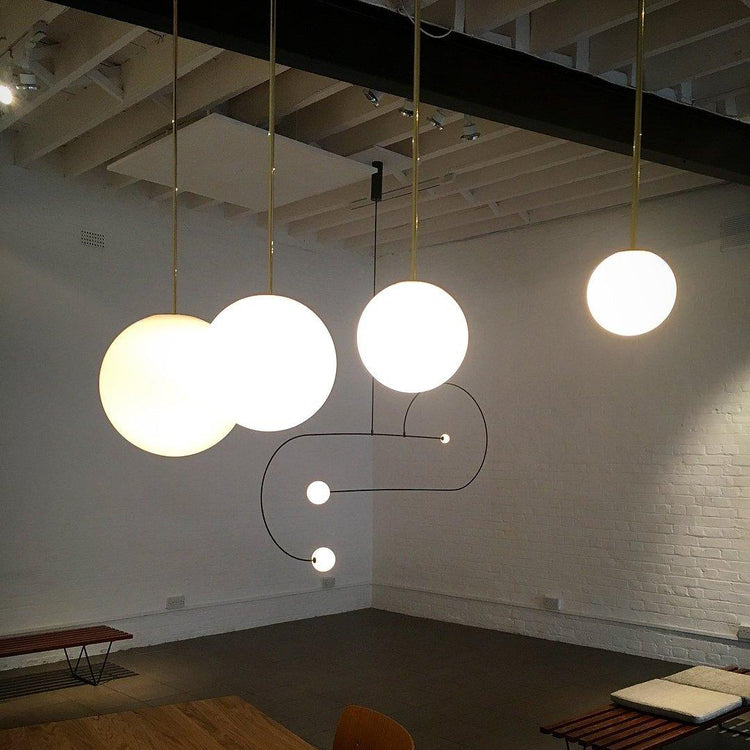 Minimalistisk sfære messing pendel