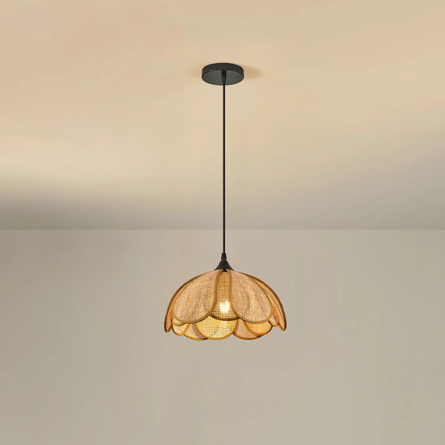 Lampada a sospensione in fiore di rattan