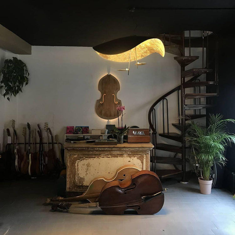 Stilfuld kurve metal pendel