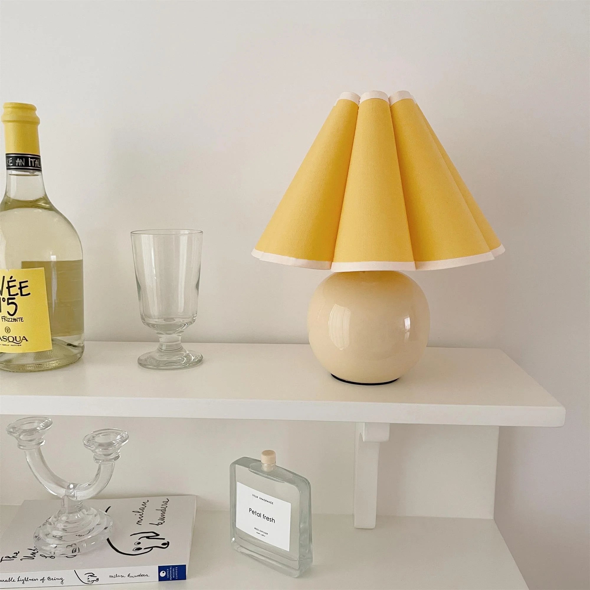 Classical Rounded Mushroom Fabric Table Lamp