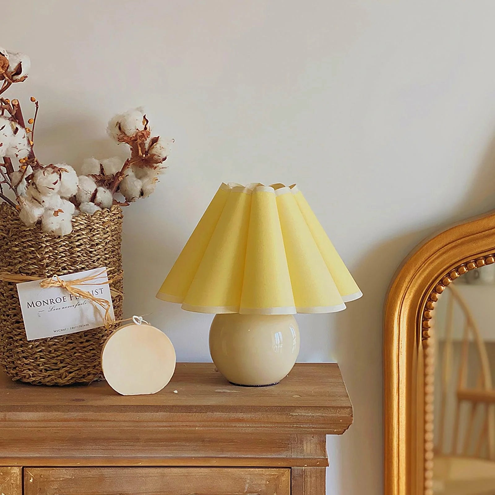 Classical Rounded Mushroom Fabric Table Lamp