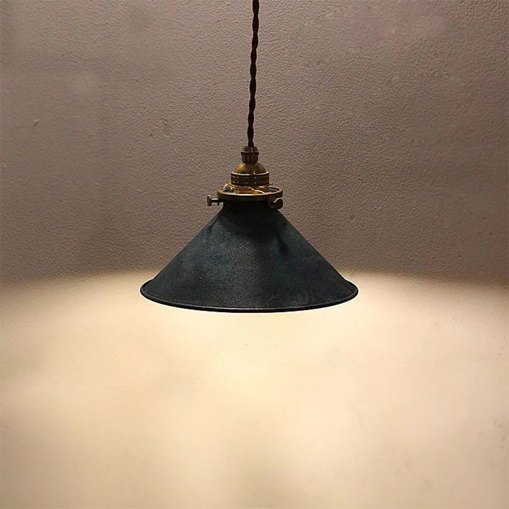 Lampada a sospensione classica in ottone a cono