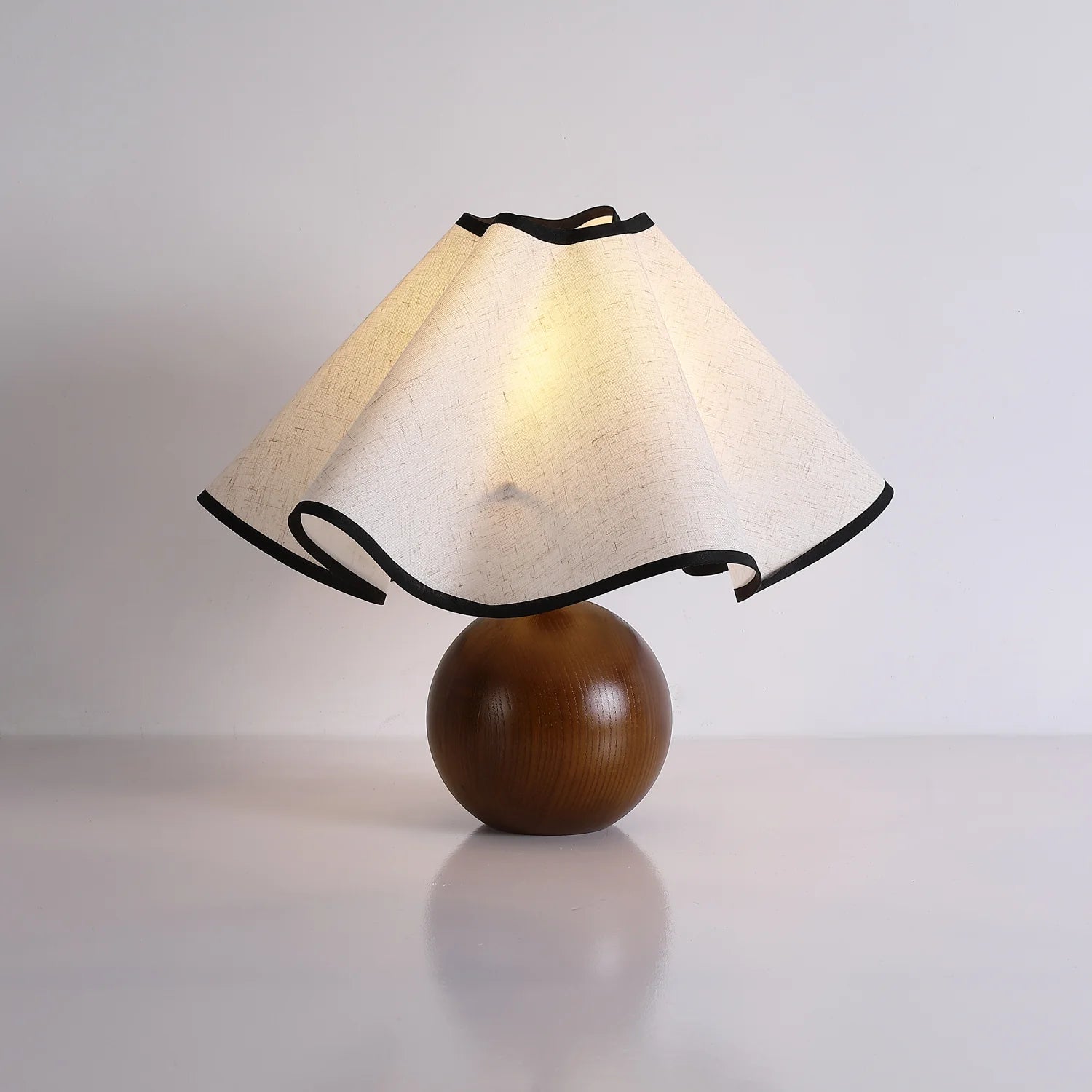 Lampe de table classique en tissu cloche