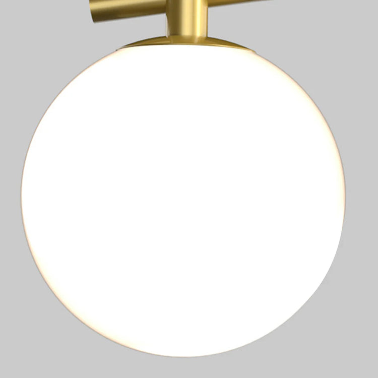 Stilfuld rund lysekrone i glas