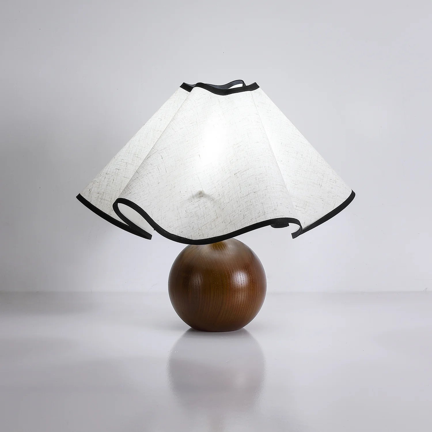 Lampe de table classique en tissu cloche