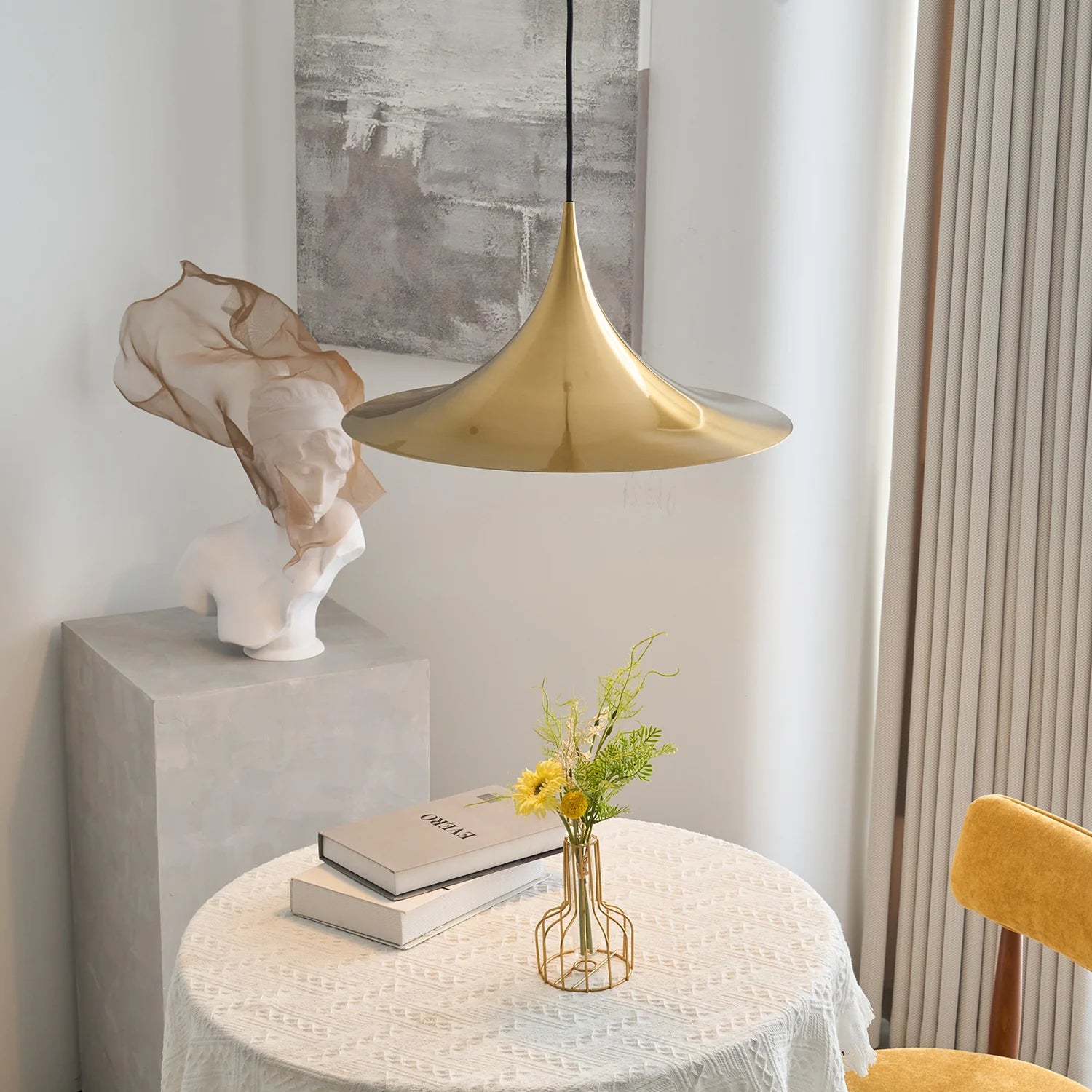 Stilfuld buelampe i aluminium