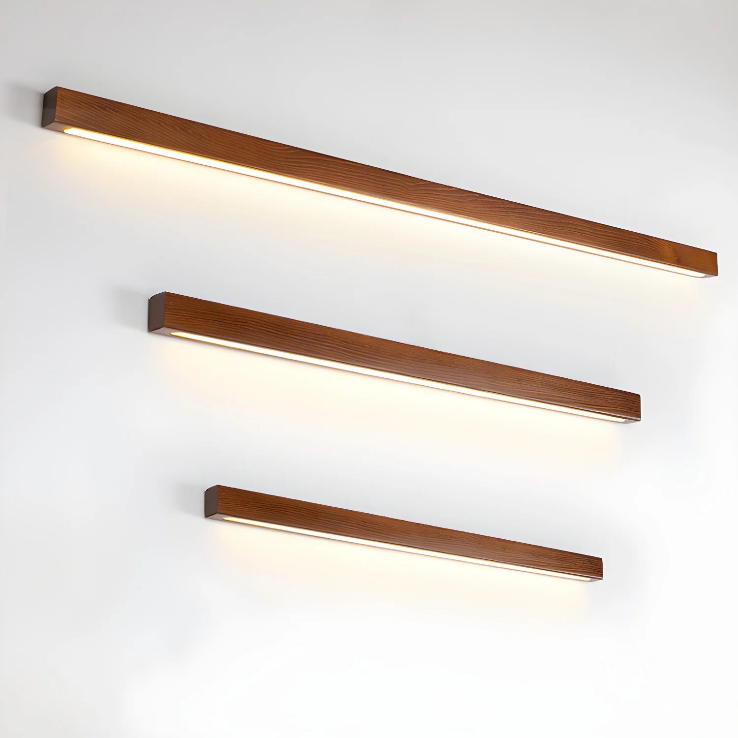 Lampada da parete contemporanea in legno Arlo