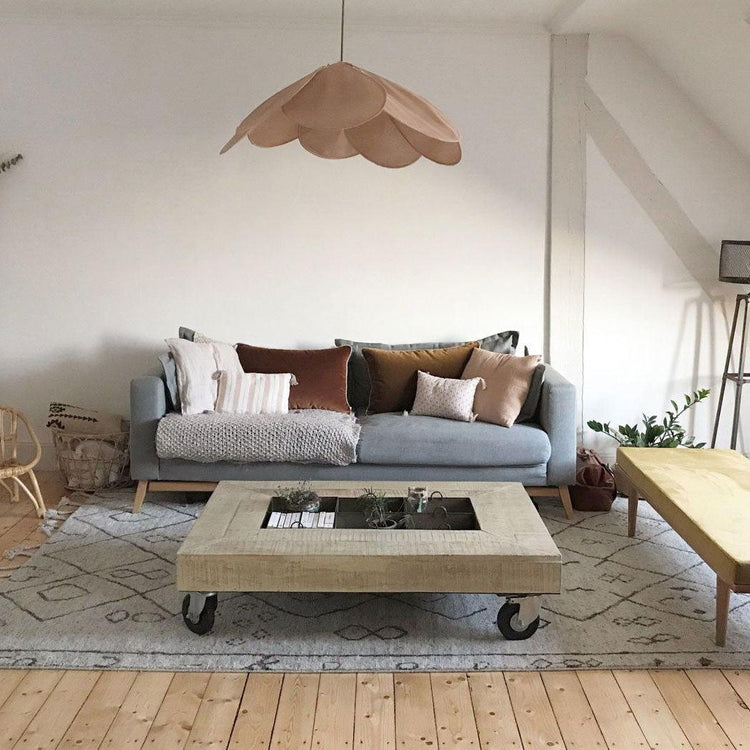 Stilfuldt blomsterdesign stof pendel lys