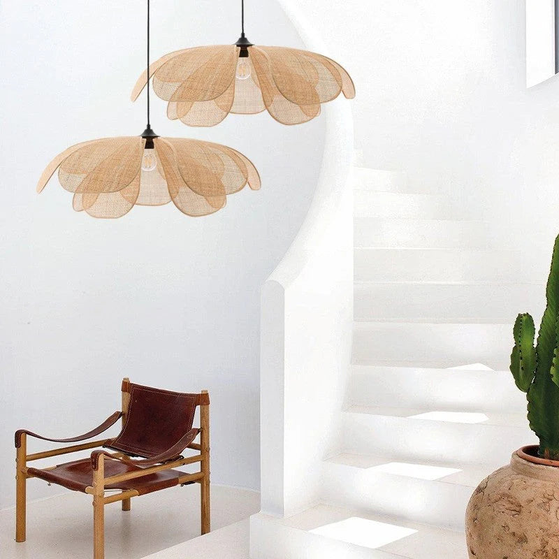 Lampada a sospensione in rattan floreale retrò