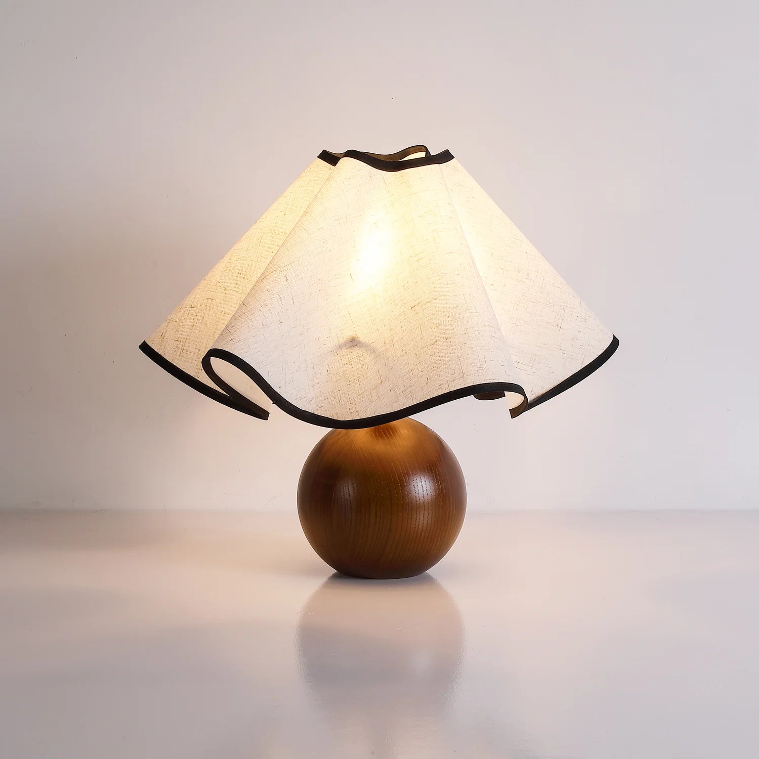 Lampe de table classique en tissu cloche