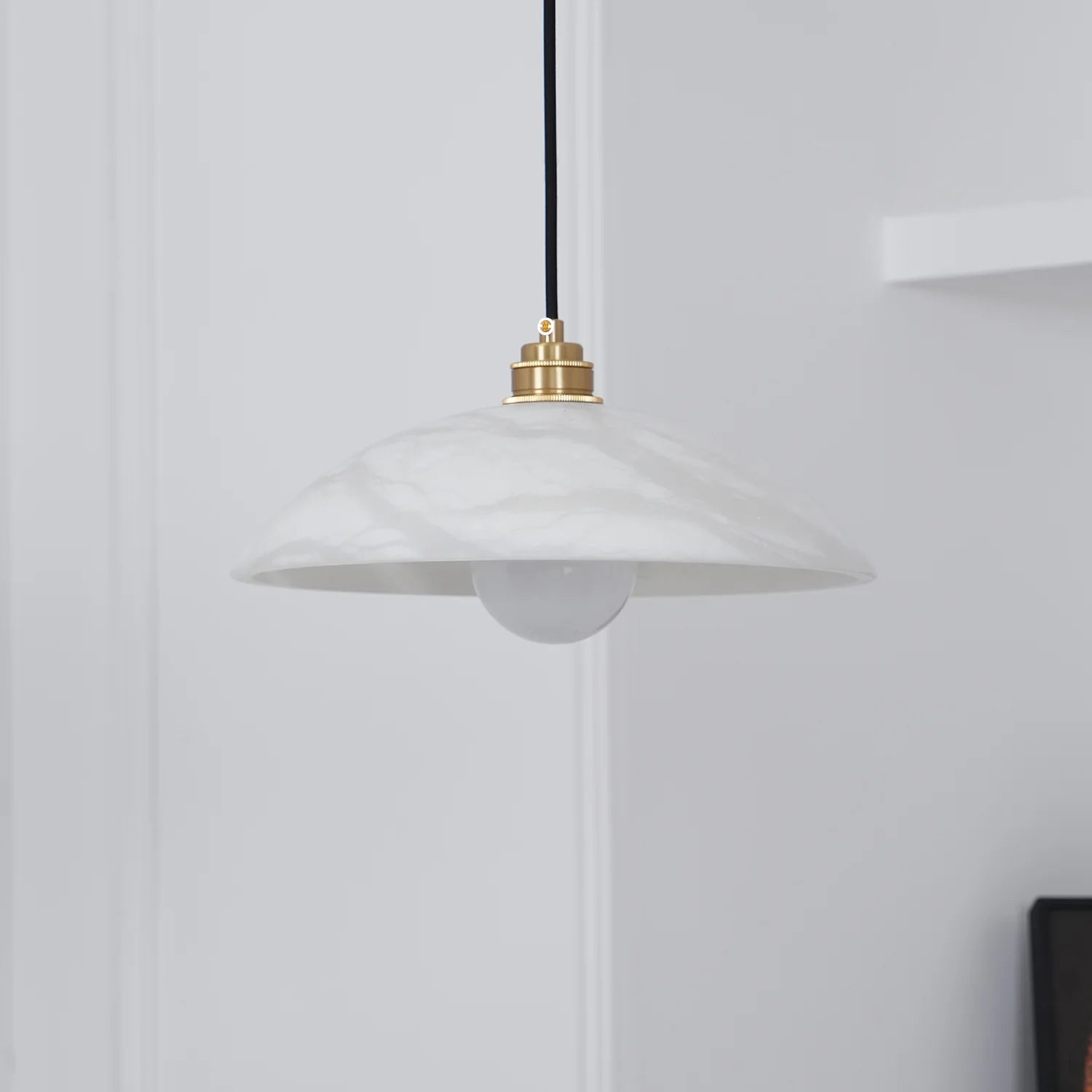 Moderne buet fad inspireret marmor pendellampe