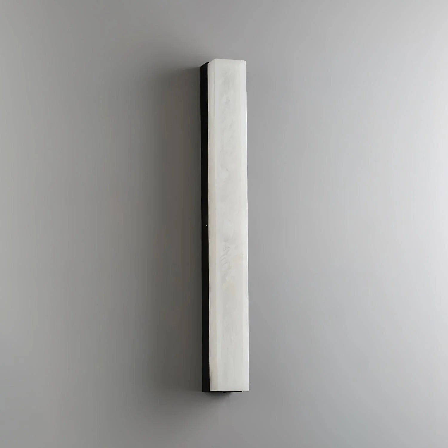 Applique murale verticale étroite et élégante en marbre