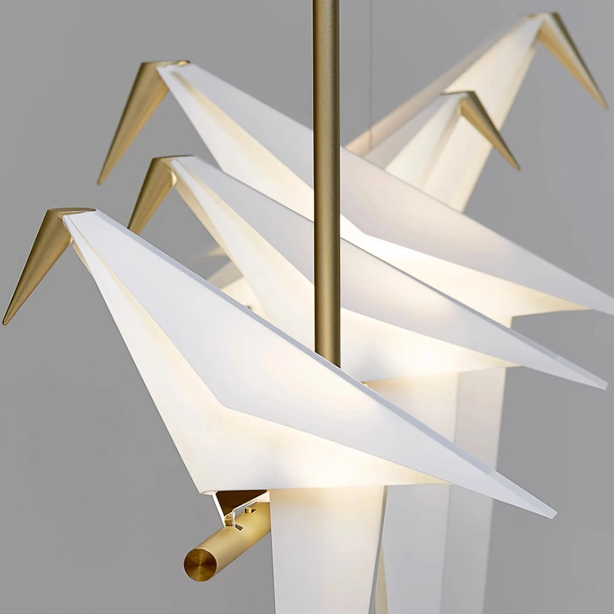 Origami -Vogel führte Kronleuchter