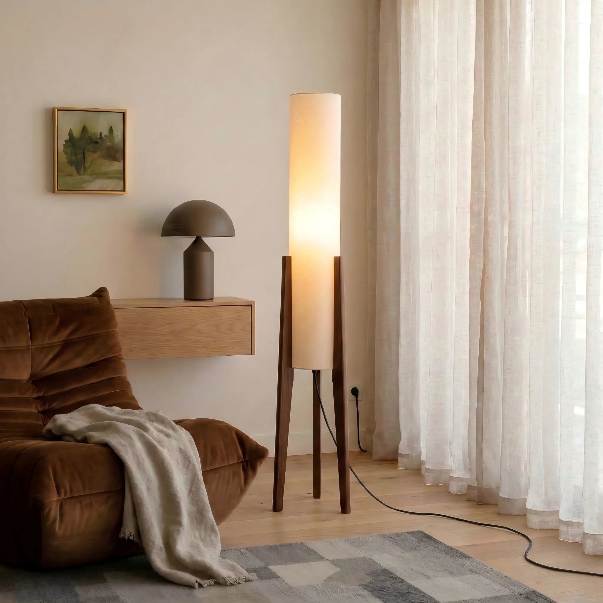 Lampadaire en bois de noyer massif