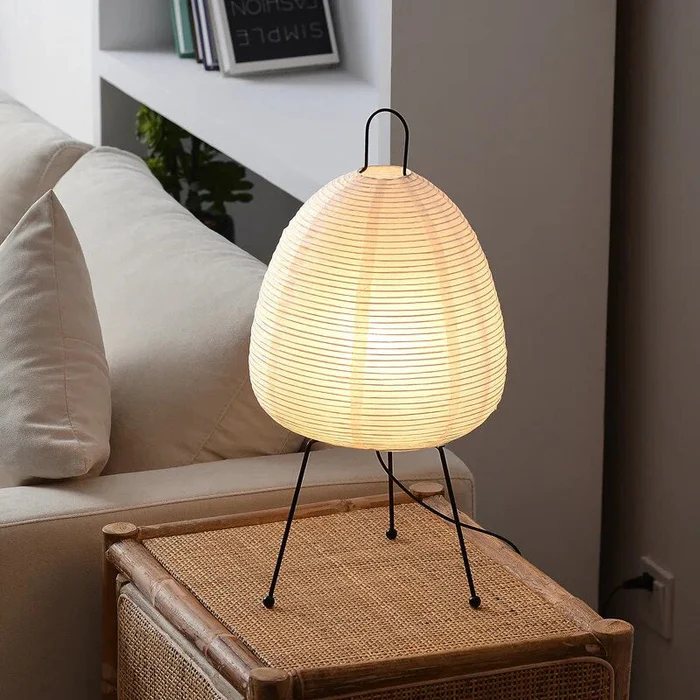 Lampada da tavolo in carta di riso