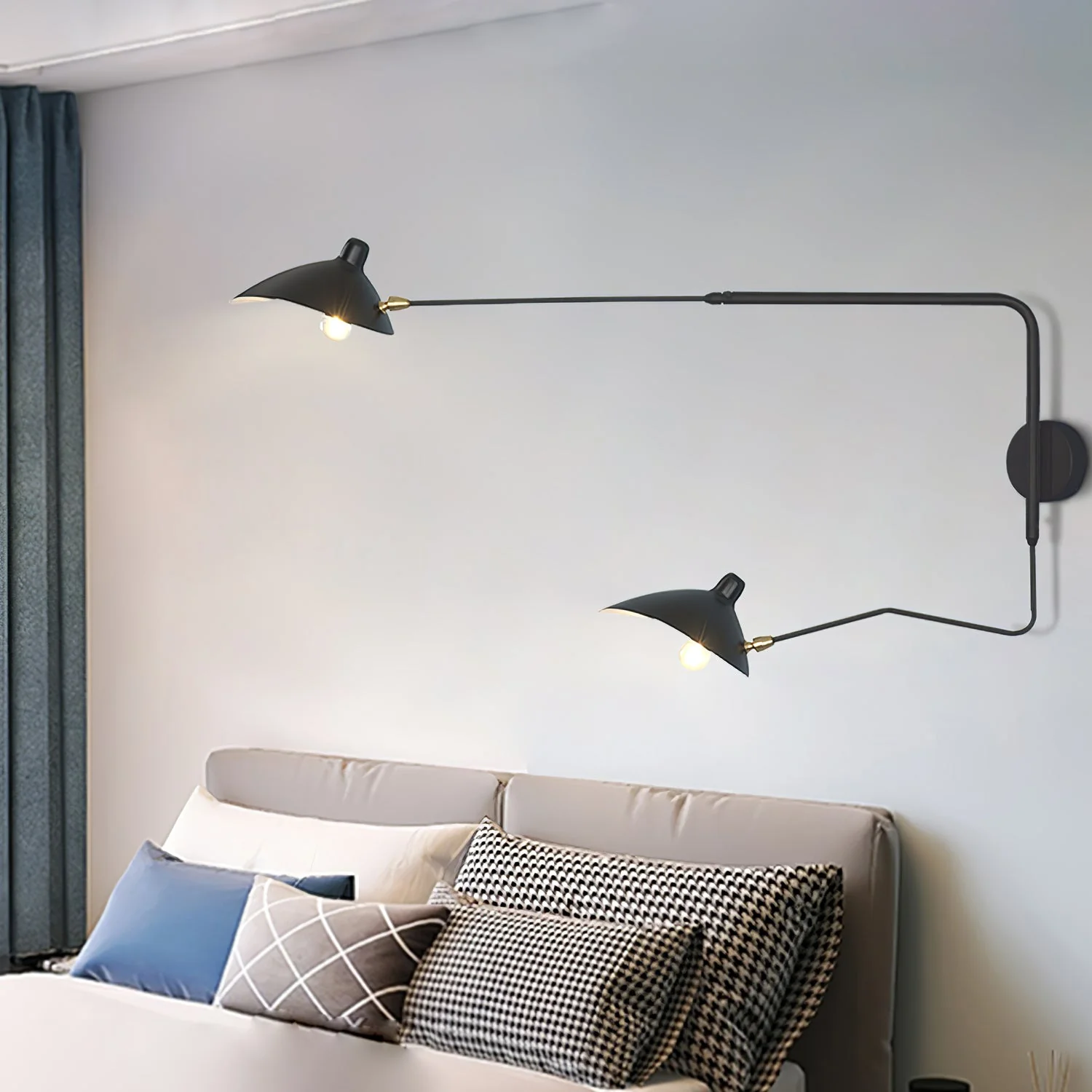 Elegante lampada da parete a doppia testa