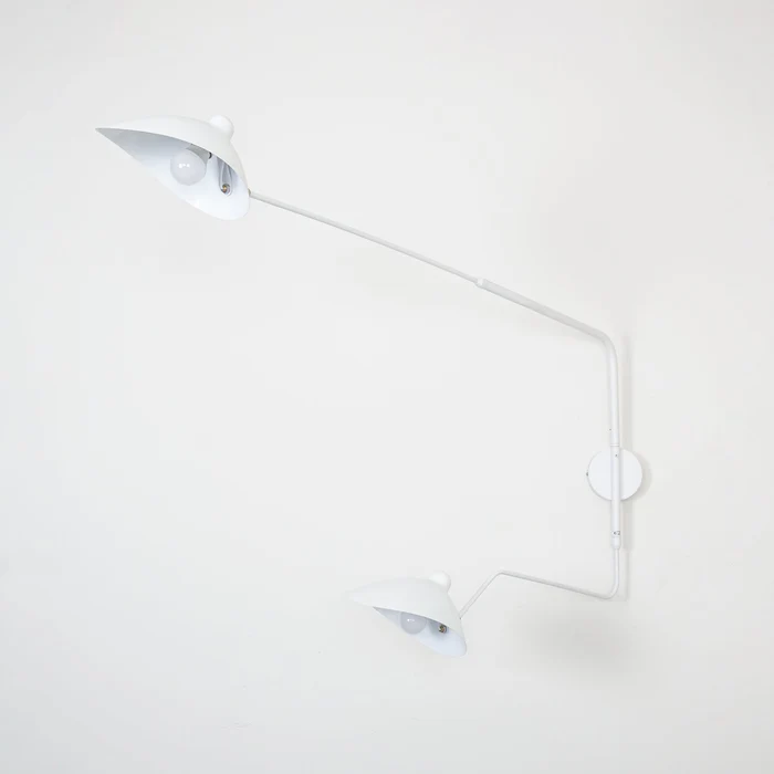 Elegante lampada da parete a doppia testa