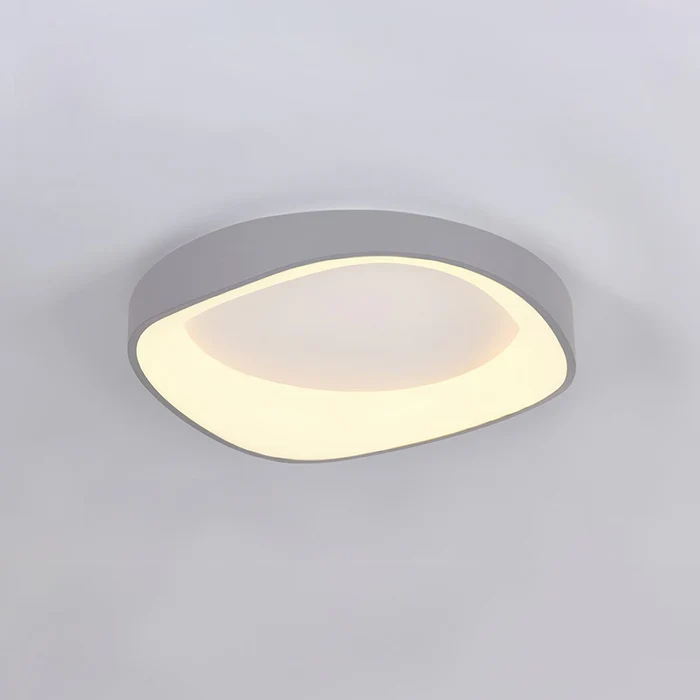 Lampada da soffitto con venature del legno nordico