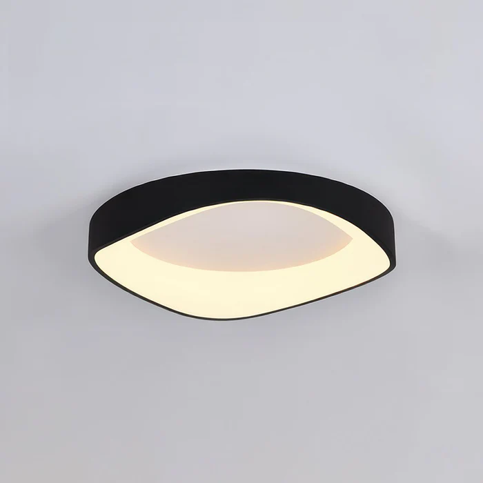 Lampada da soffitto con venature del legno nordico