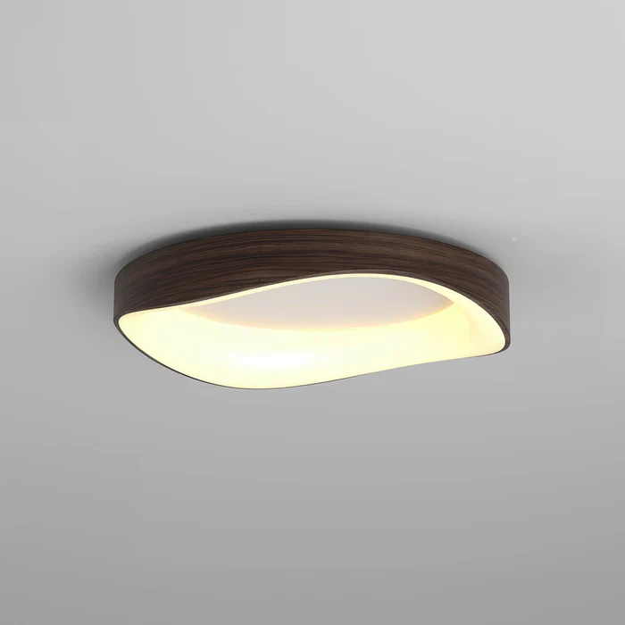 Lampada da soffitto con venature del legno nordico
