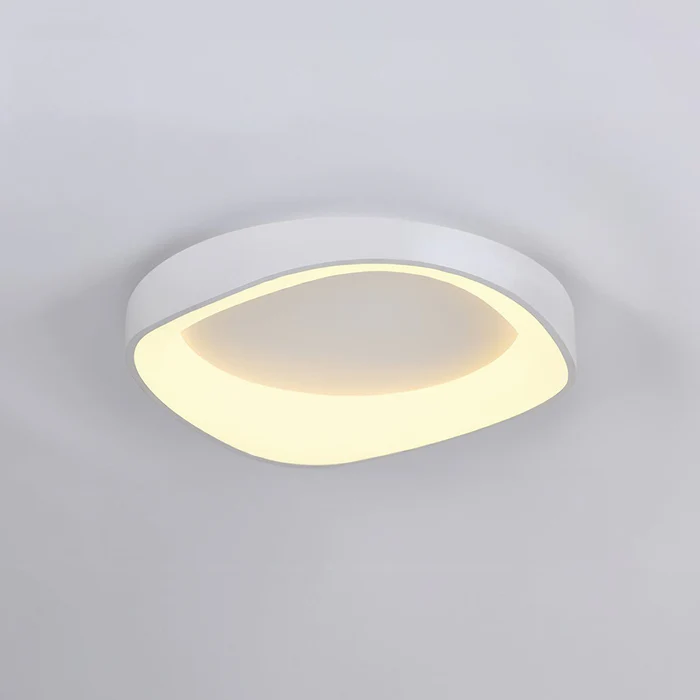 Lampada da soffitto con venature del legno nordico