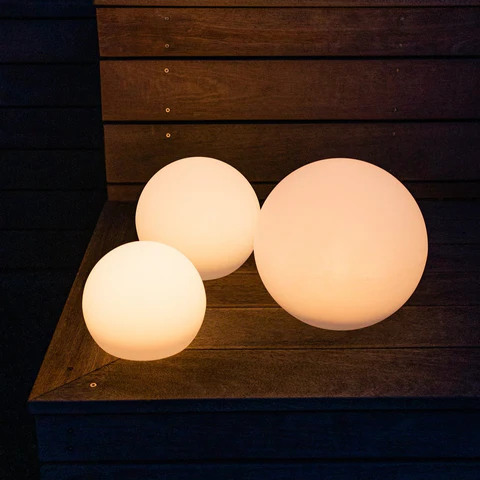 Solar Sphere Glow Garden Light