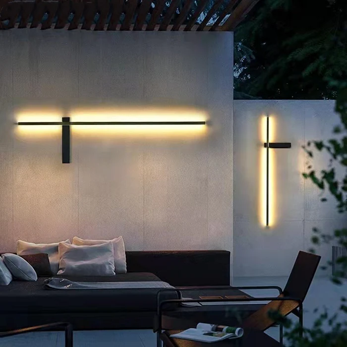 Moderna lampada da parete per esterni
